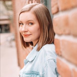 Meet your Posher, Ella